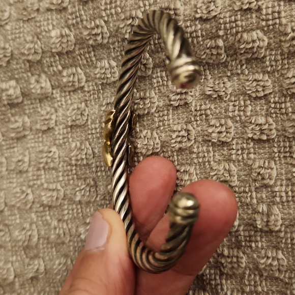 Elegant 925 Silver Italy Two-Tone Cable Bracelet - Picture 6 of 6